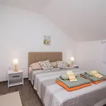 Tia Mit Meerblick By Interhome *