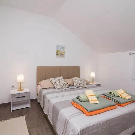 Tia Mit Meerblick By Interhome *