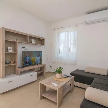 Tia Mit Meerblick By Interhome * וולי לוסיניי
