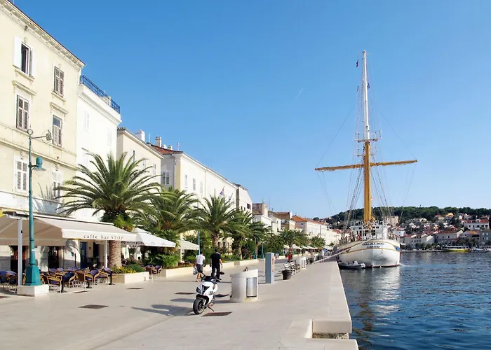 Tia Mit Meerblick By Interhome * Veli Lošinj