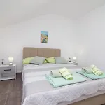 Apartamento Tia Mit Meerblick By Interhome Veli Lošinj